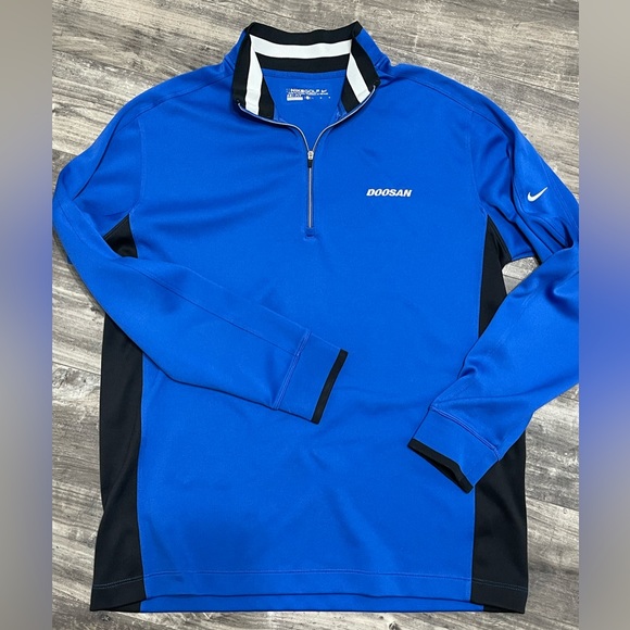 Men’s Large Nike Golf long sleeve quarter zip shirt with DOOSAN embroidery